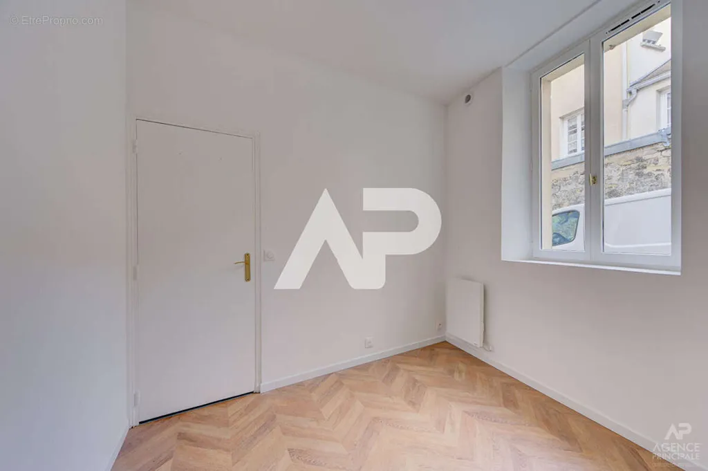 Toad - Studio with Balcony in Rueil-Malmaison Centre