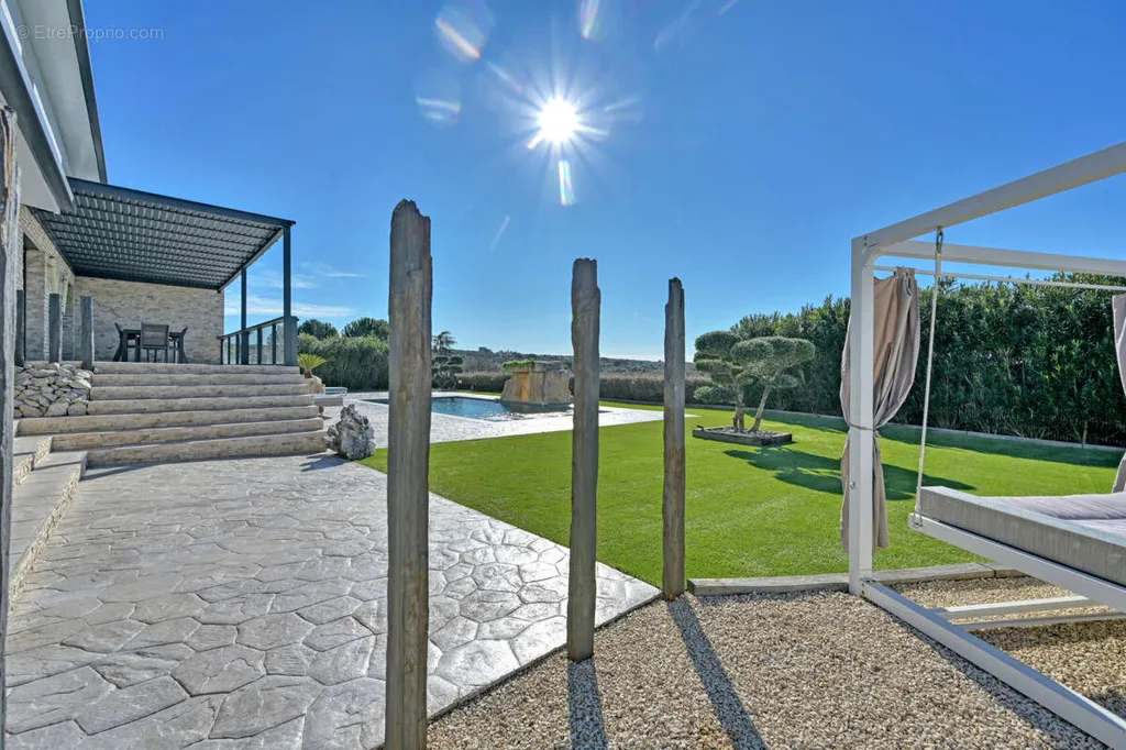 Piscina - Prestigious Villa with Pool near Uzès