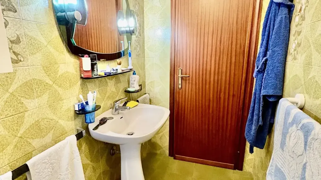Salles de bain - Apartment with Balcony in Castelfiorentino