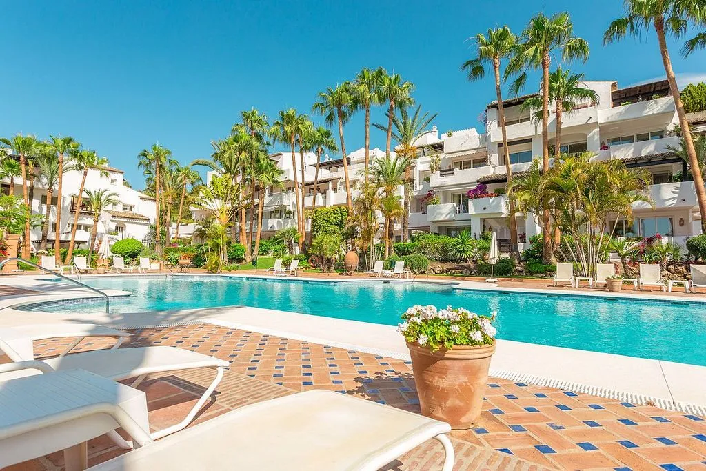 Bassein - Duplex with Pool in Marbella's Golden Mile