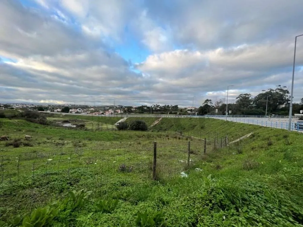 Aed - Development Land with Construction Potential in Vila Nova de Caparica