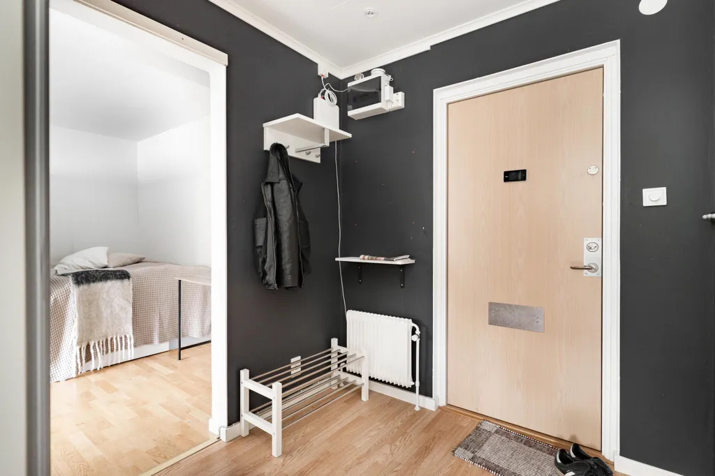 Entrée - Top-Floor Apartment with South-Facing Balcony in Jönköping