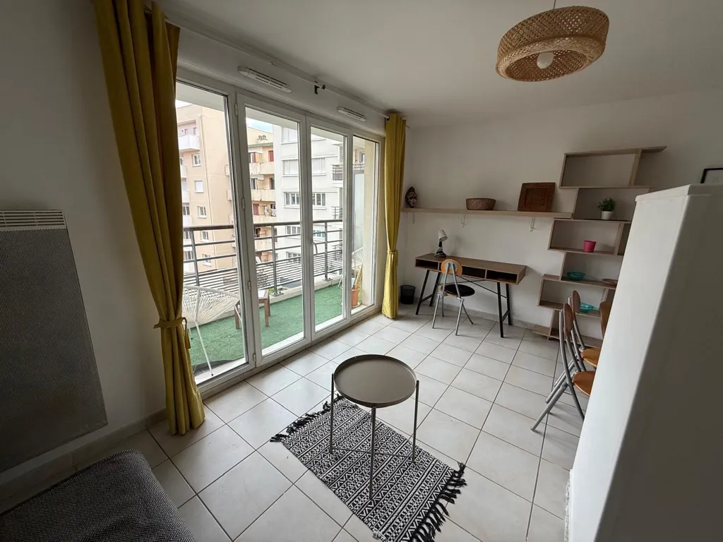 Elutuba - Meubled Studio with Balcony in Marseille