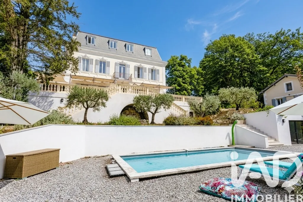 Piscine - Manoir avec Activité Touristique à Gréoux-les-Bains