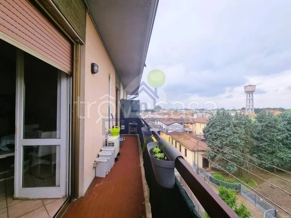Rõdu - Modern Apartment with Balcony in Somaglia