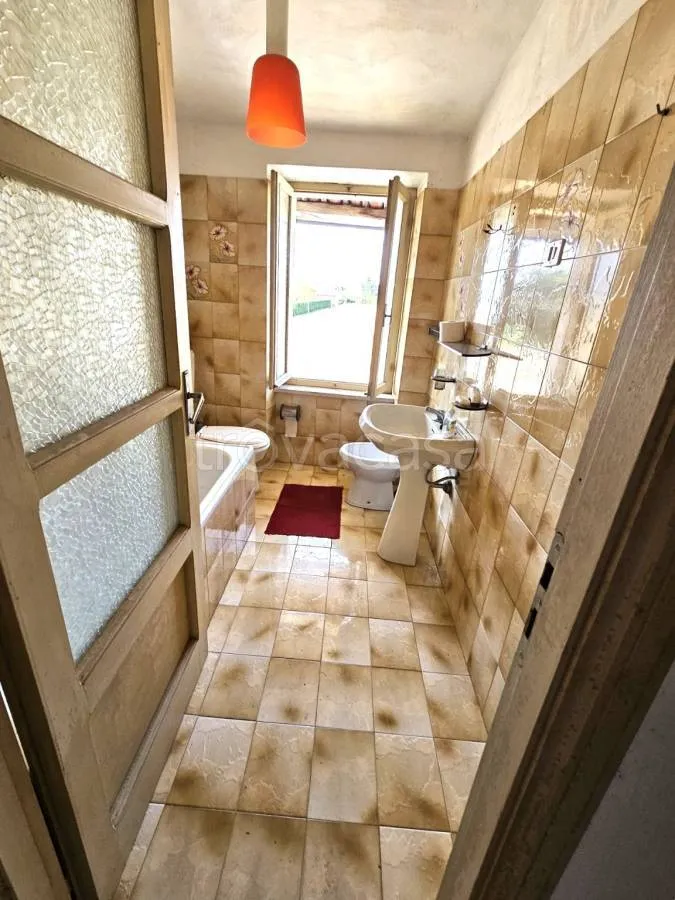 Bathrooms - Rustic Farmhouse with Panoramic View in Bene Vagienna