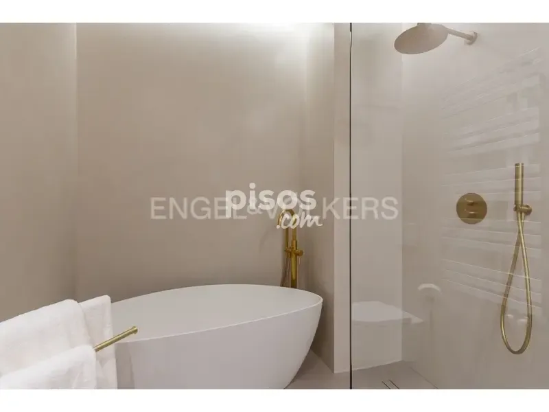 Vannitoad - Renovated Penthouse with Terraza in La Seu