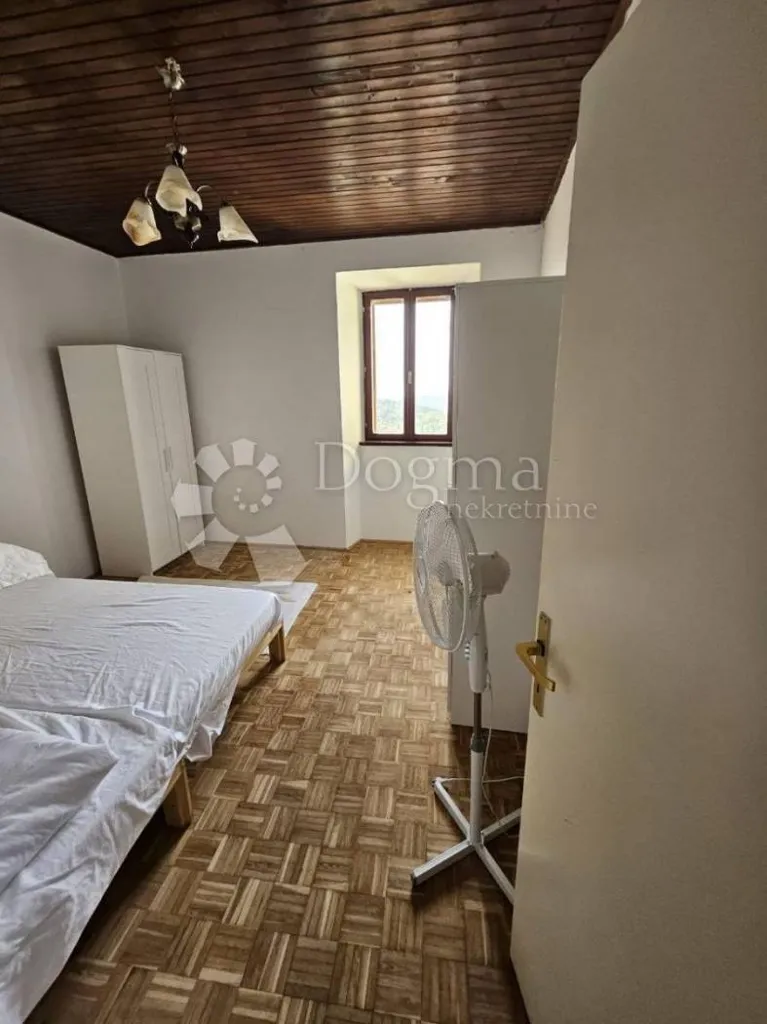 Magamistoad - Terraced House with Balcony in Oprtalj