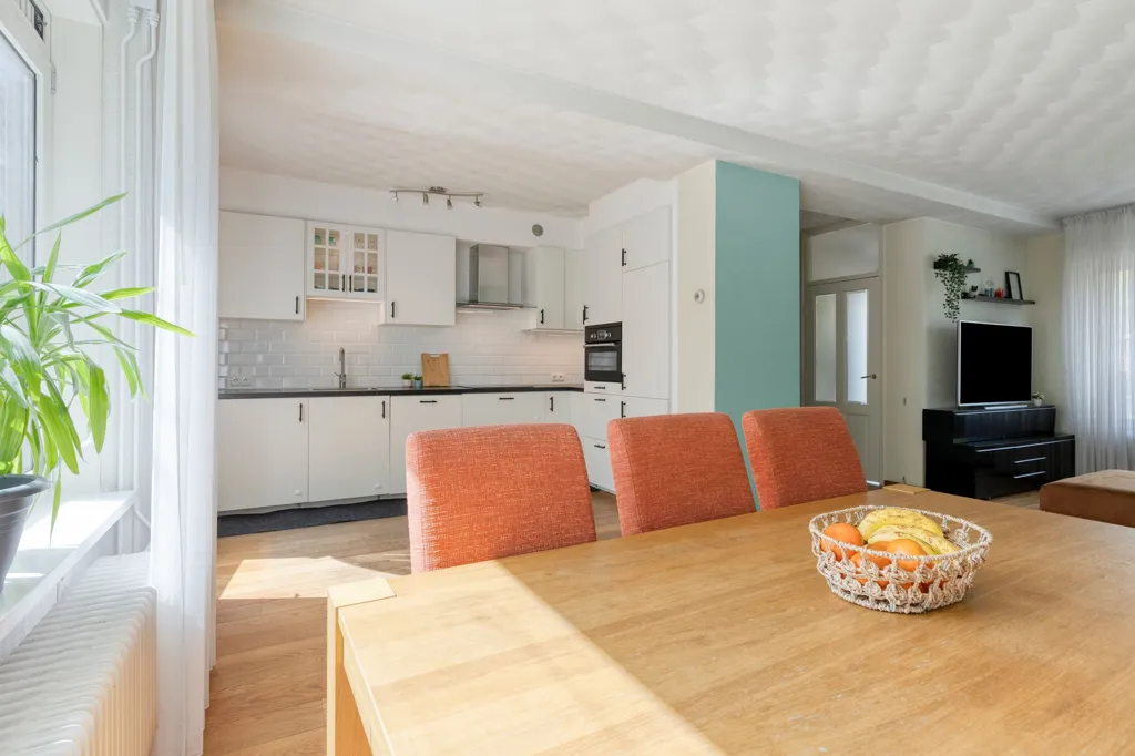 Salle à manger - Modernised Corner House with Garden in Tempel