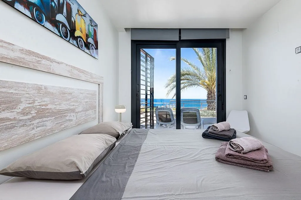 Bedrooms - Apartment with Pool and Sea View in Infinity View