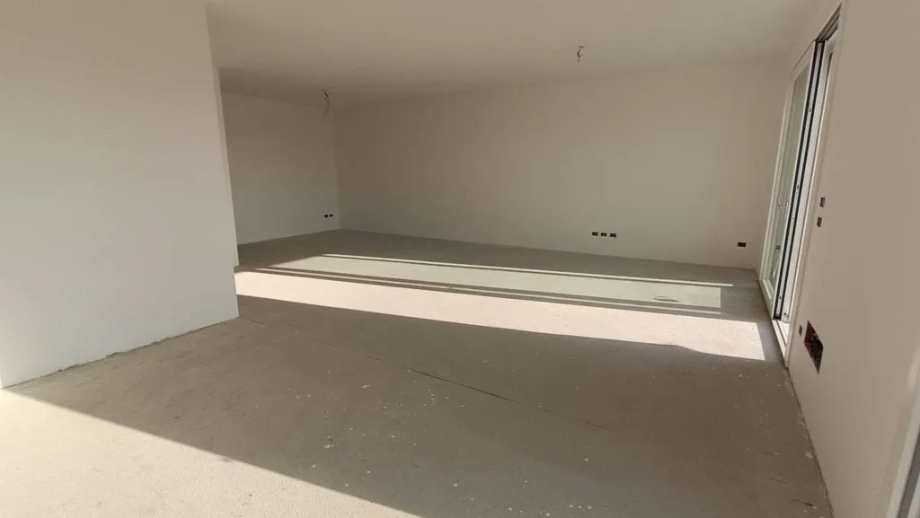 Rooms - New Bifamily Villa with Solar Panels in Roncade