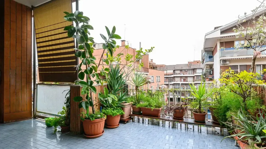 Balcon - 3-Bedroom Apartment with Terrace in Rome