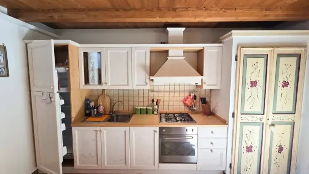 Köök - Rustic Trilocale with Private Gardens in Aprica