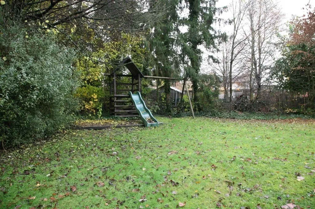 Jardin - Maison de Plain-Pied au Calme avec Terrasse à Bruxelles
