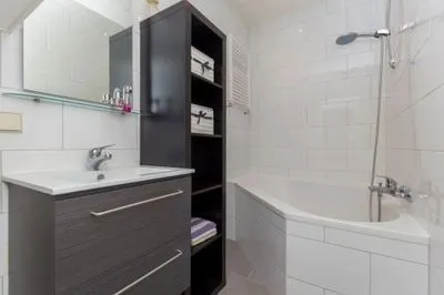 Vannitoad - Apartment with Balcony in Almere