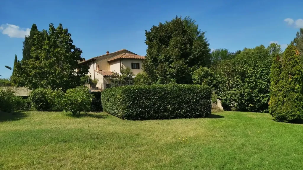 Aed - Rustic Casale with Private Garden in Poggibonsi