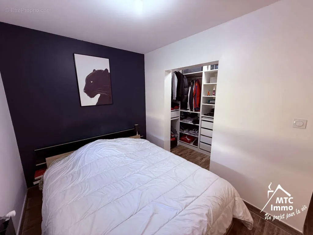 Chambres - Maison avec Combles Aménagés et Jardin à Proximité des Transports