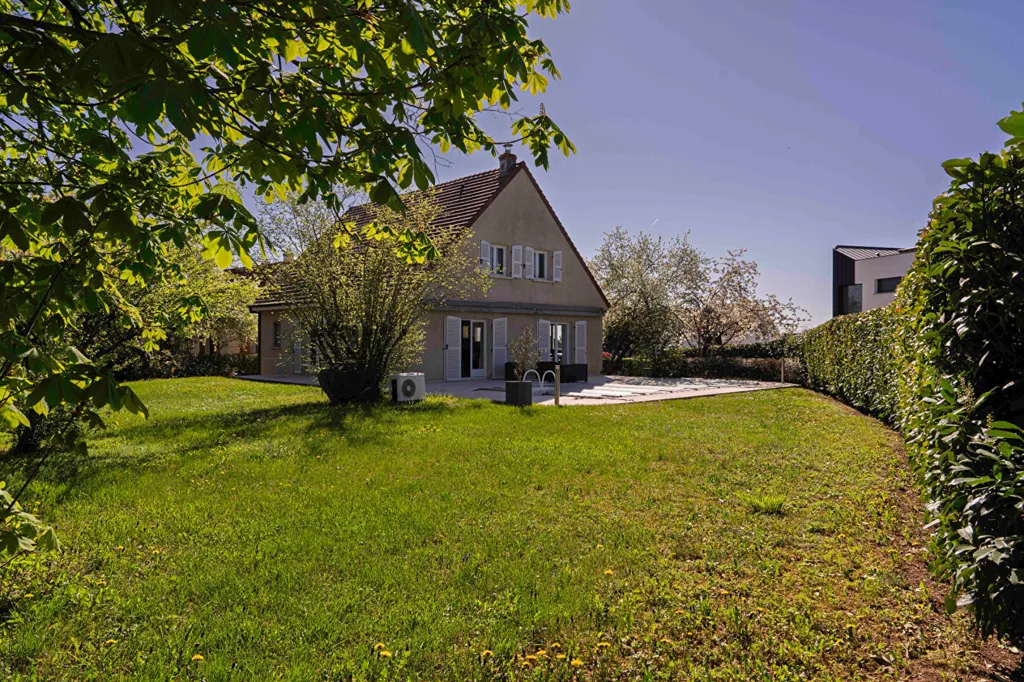 Jardin - Maison avec Piscine à Daix, Dijon