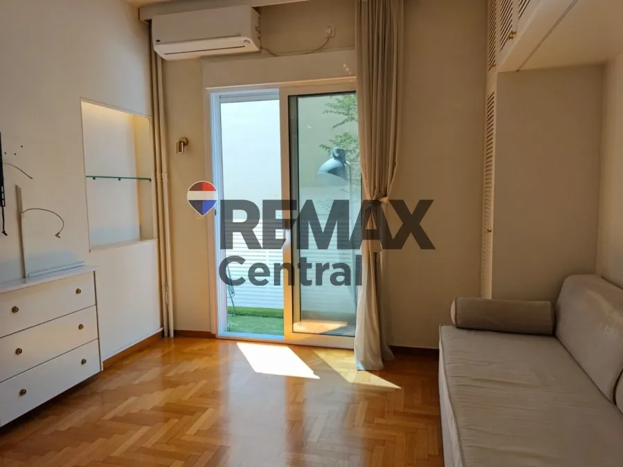 Magamistoad - Studio Apartment with Balcony in Kolonaki