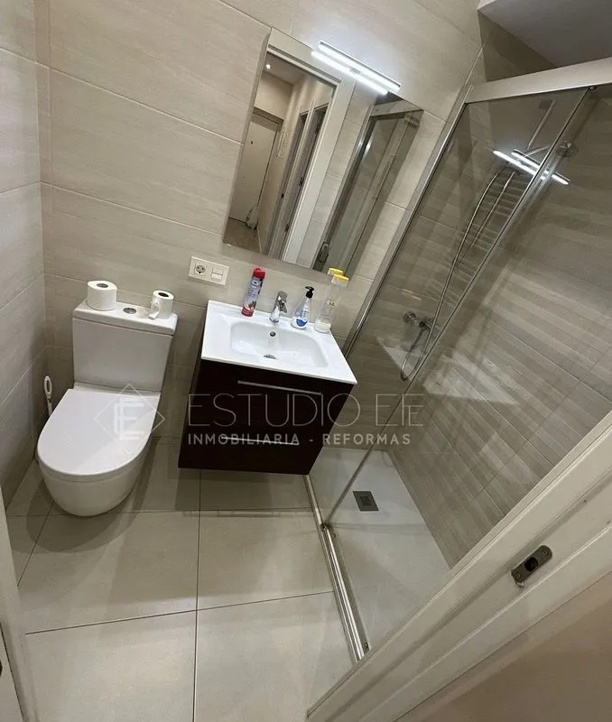 Salles de bain - Furnished Flat with Central Heating in Salamanca
