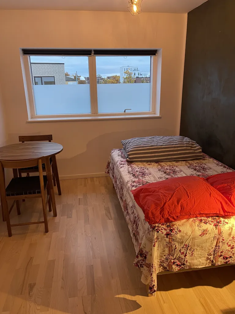 Chambres - Furnished Room with Balcony near Hedehusene
