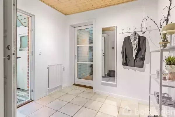 hallway_entrance