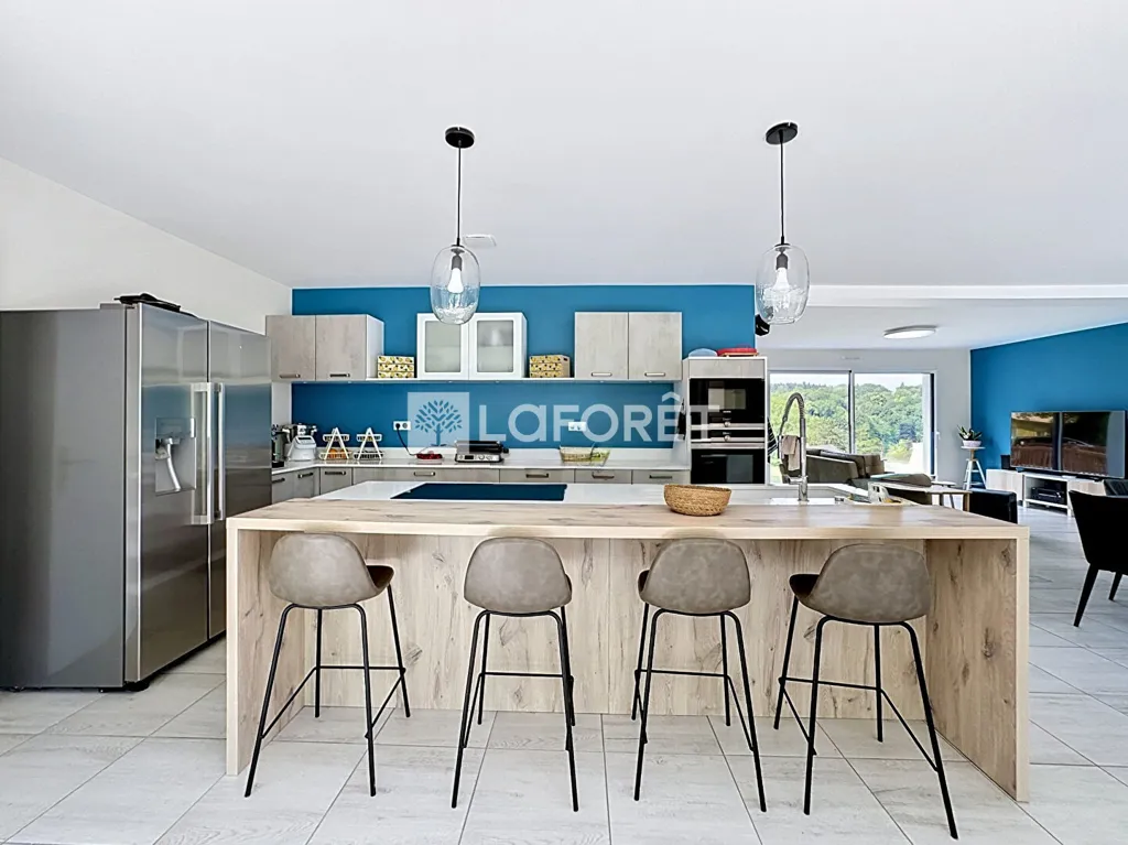 Cuisine - Maison avec vue dégagée et terrasse à Vernon