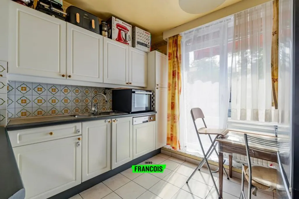 Köök - Bright Apartment with Balcony in Ganshoren