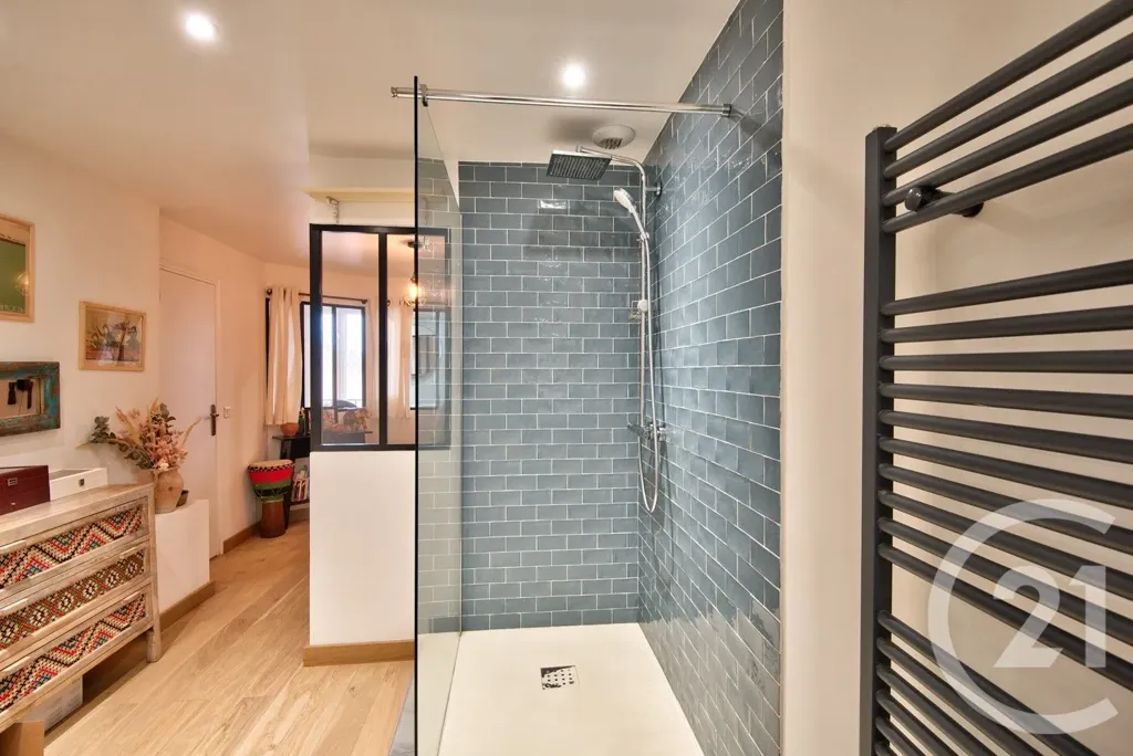 Salles de bain - Duplex avec Balcon Vue Dégagée à Nice