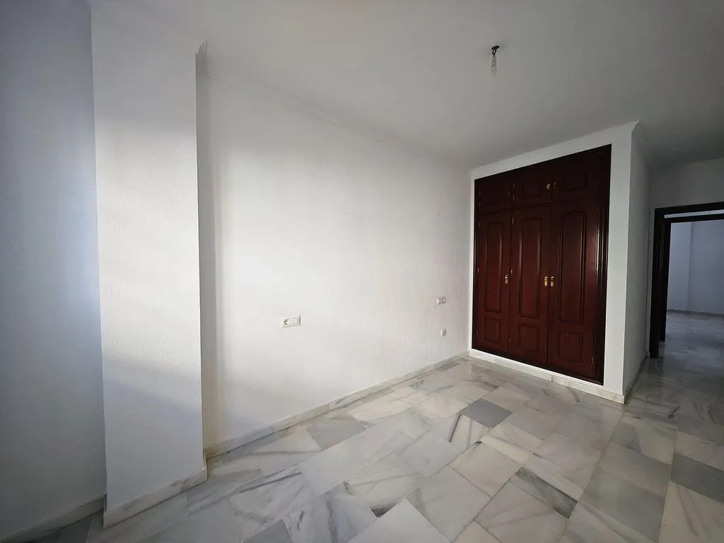 Hallway - Apartment with Balcony in Urban Centre, Chiclana
