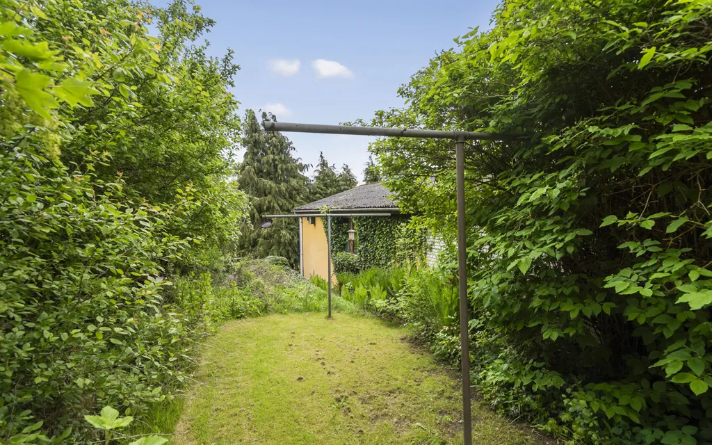 Jardin - Villa with Potential in Åshøj near Køge