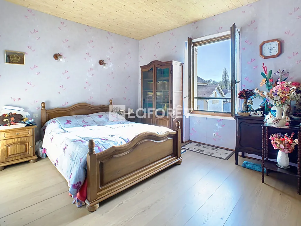Chambres - Maison Ancienne avec Sous-Sol à Aubréville