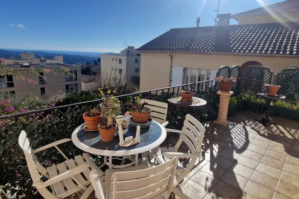 Terrasse - Maison des Années 1930 avec Vue Mer à Grasse