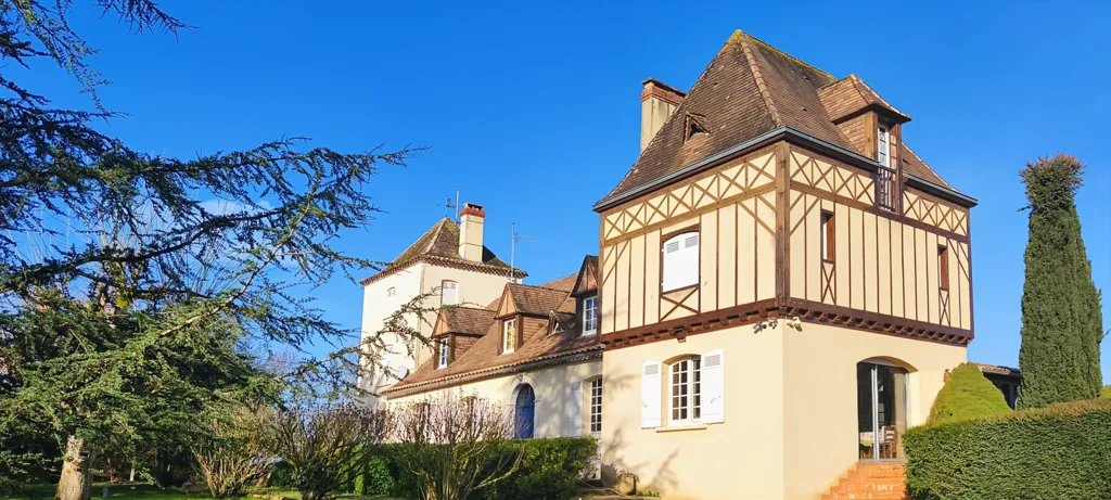 Extérieur - Demeure de Caractère avec Piscine à Montpon-Ménestérol