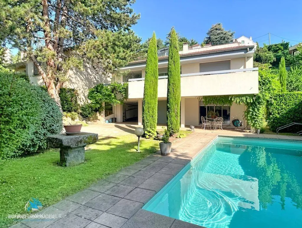 Piscine - Villa avec Piscine à Chamalières