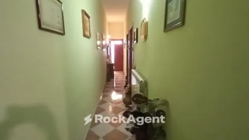 hallway_entrance