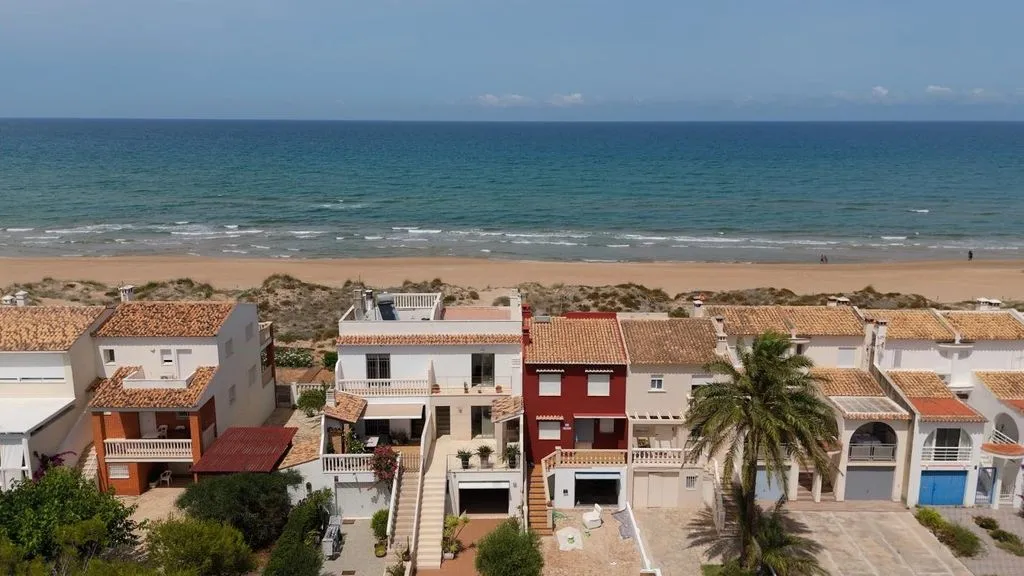 Esterno - Beachfront Villa with Sea Views in Oliva Nova