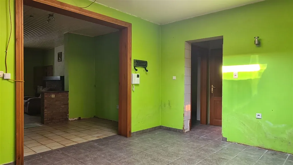 Esik - Renovation Project House with Solar Panels in Kortessem