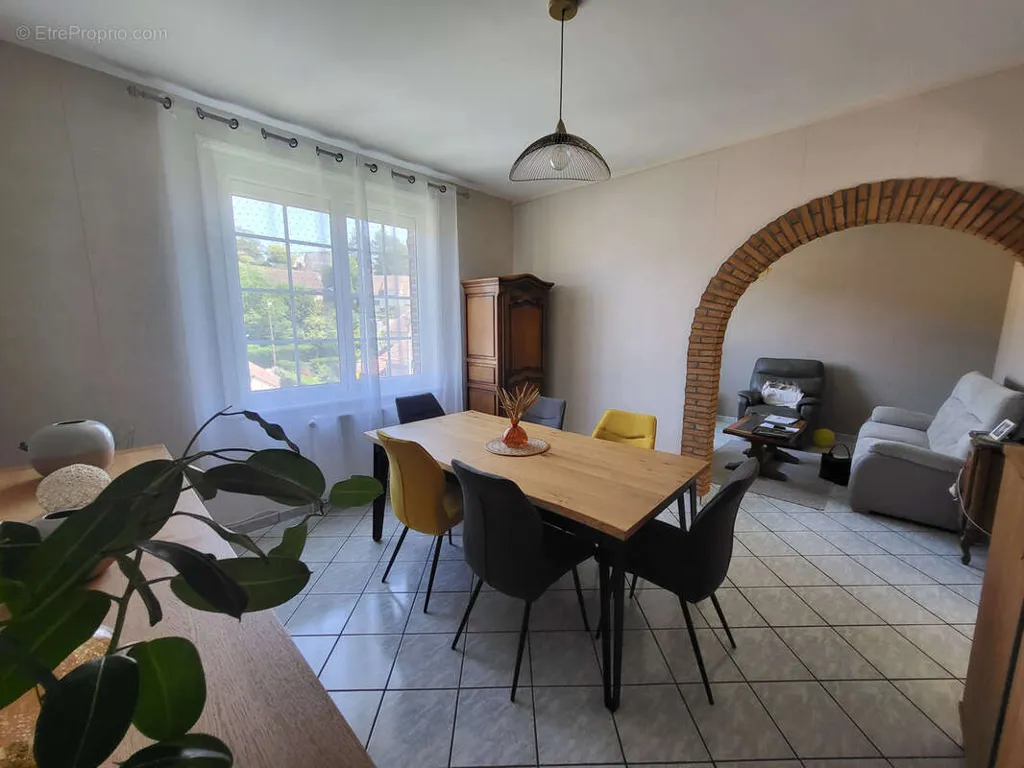 Salle à manger - Maison au Calme avec Jardin à Saint Léonard