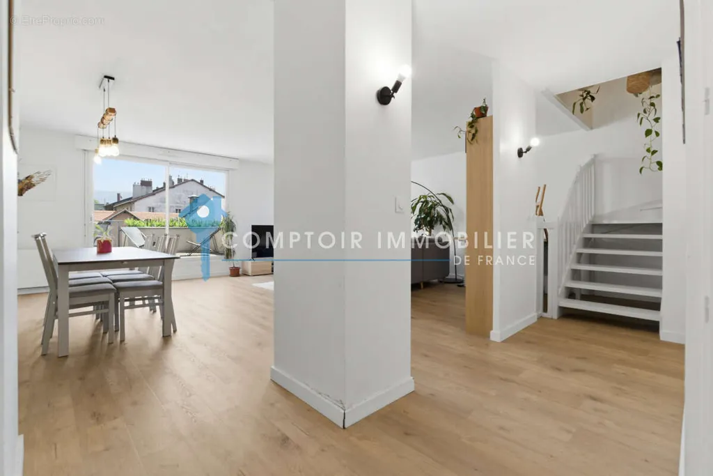 Séjour - Appartement Duplex avec Terrasse 45m2 à Grenoble