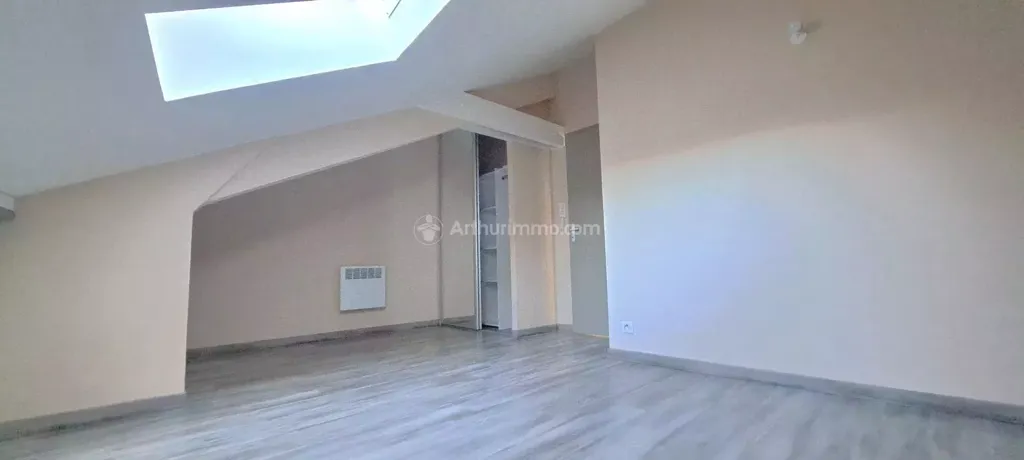 Rooms - Duplex Apartment with Garden View in Carmaux