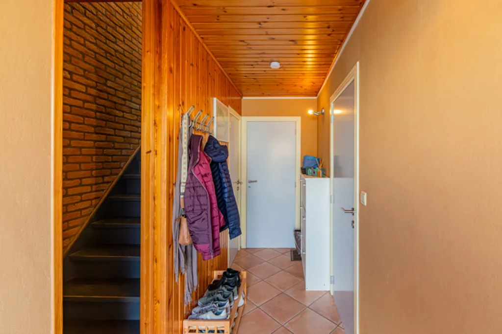 hallway_entrance