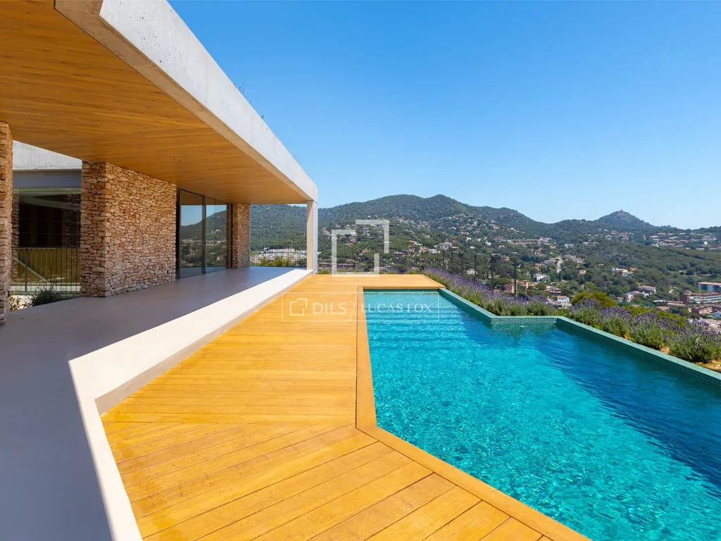Bassein - New Build Villa with Sea View in Cabrils