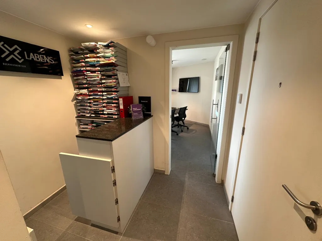 Entrée - Espace de Bureau avec Parking à Torhout