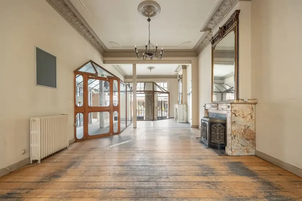 Esik - Neo-Classical Townhouse with Commercial Space in Merksem