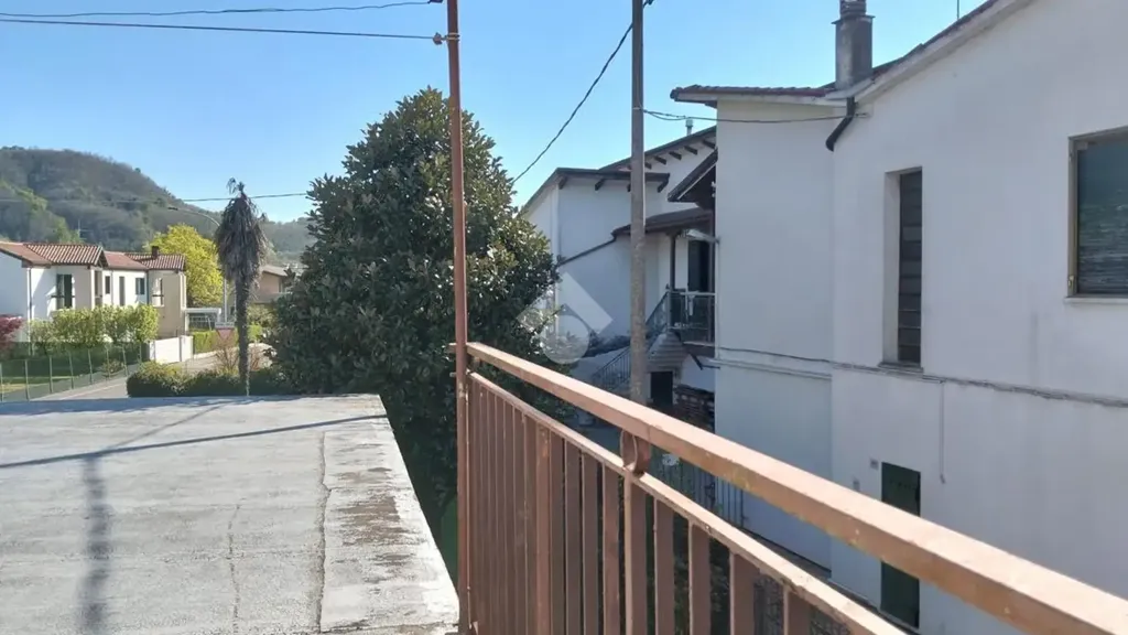 Balcony - Villa with Private Garden in Teolo