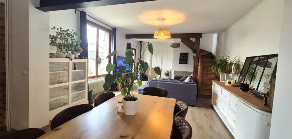 Salle à manger - Maison en Pierre Rénovée avec Cour à Saint-Dizier