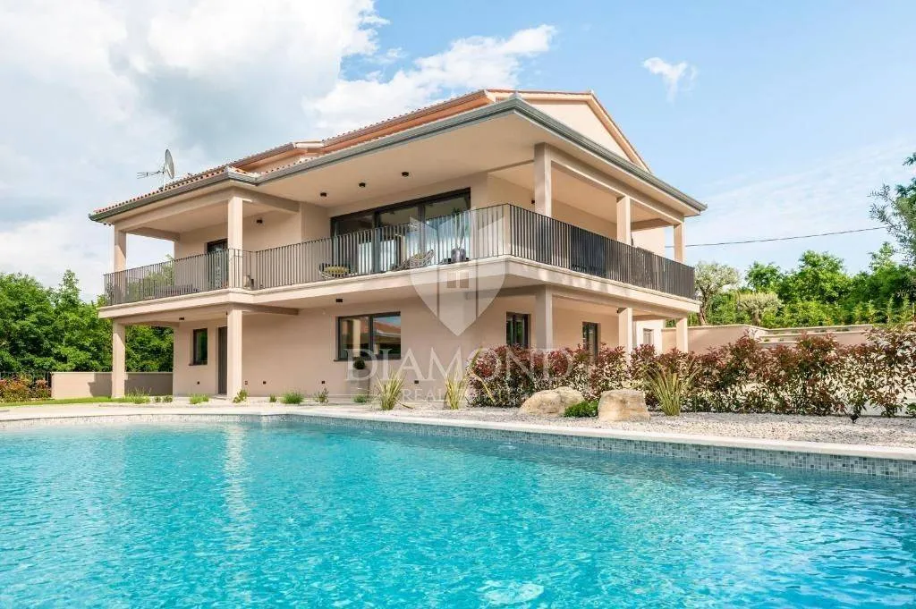 Piscina - Contemporary Villa with Pool in Pićan