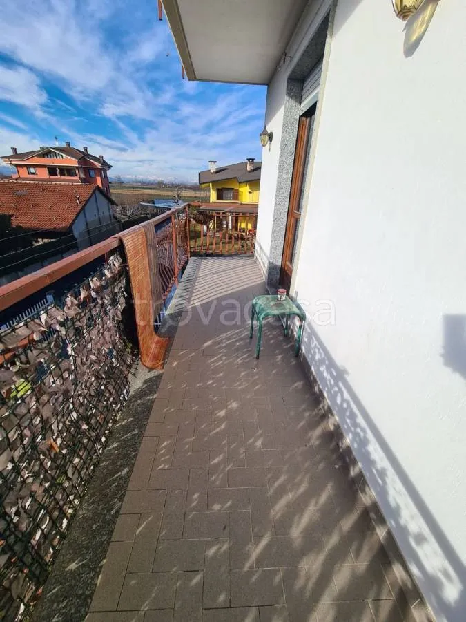 Balcon - Spacious Apartment with Balconies in Morozzo