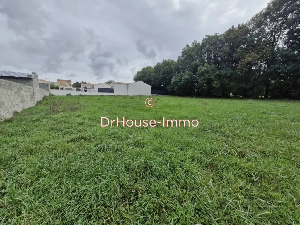 Aed - Constructible Land in Aiffres